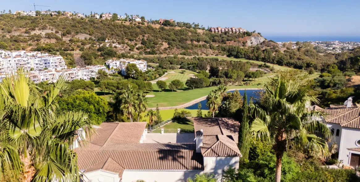 Sale of detached villa in Los Arqueros 53