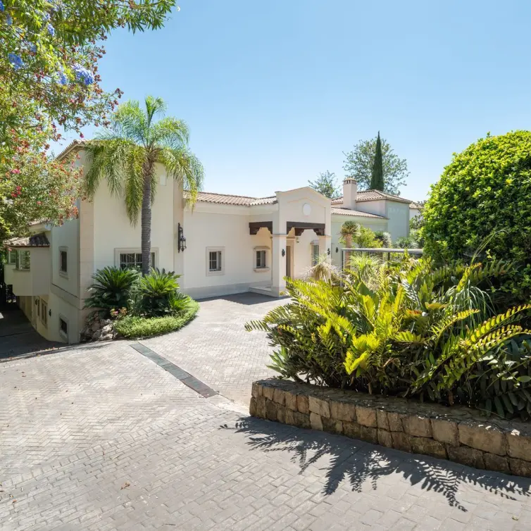Sale of detached villa in Los Arqueros