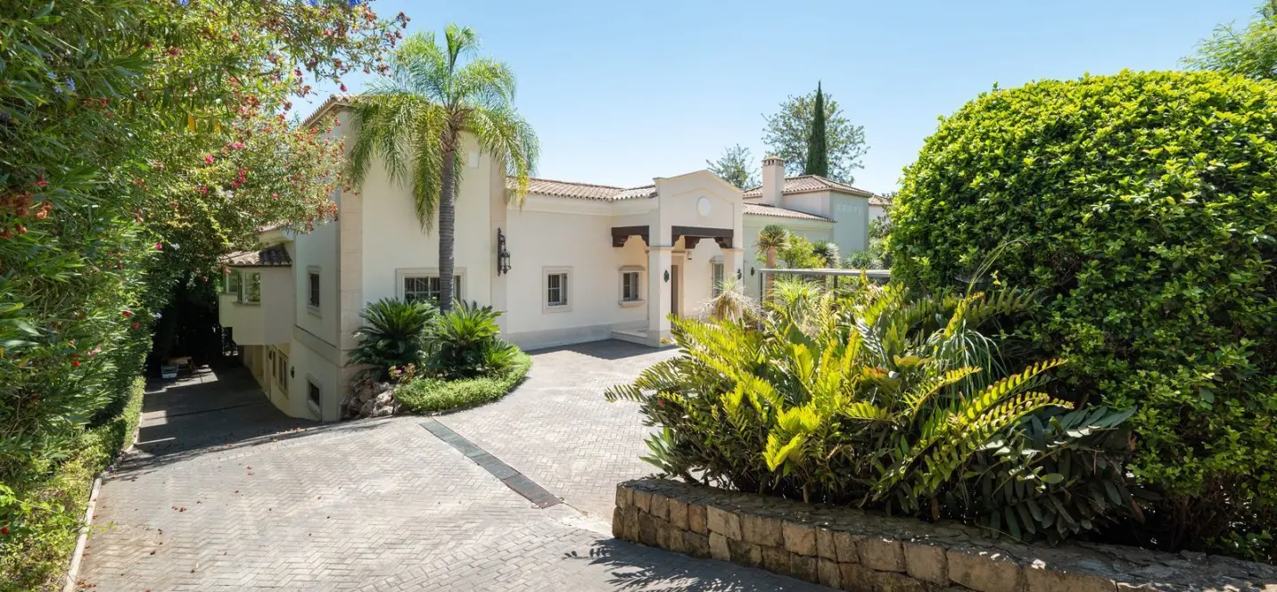Sale of detached villa in Los Arqueros 1