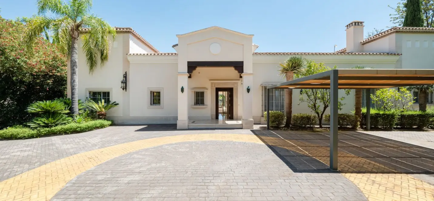 Sale of detached villa in Los Arqueros 2