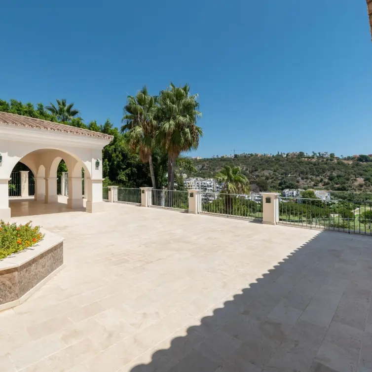 Sale of detached villa in Los Arqueros