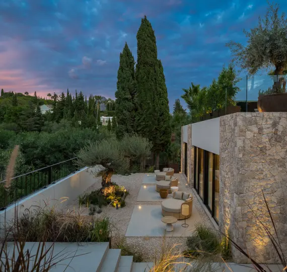 Detached villa R5061187