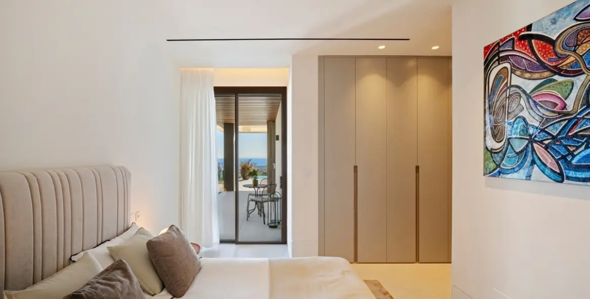 Sale of detached villa in Benahavís 43