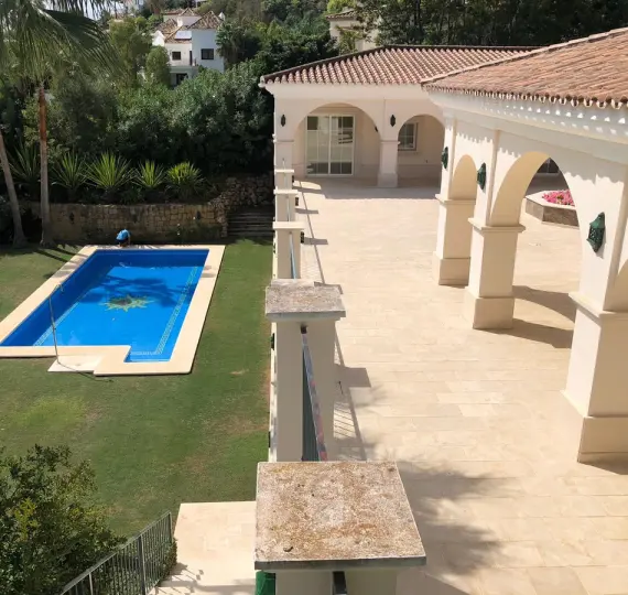 Detached villa R3878467