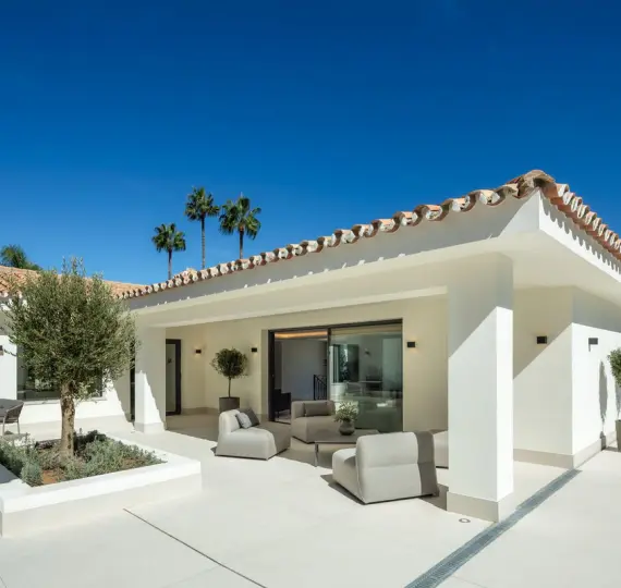 Detached villa R4585603