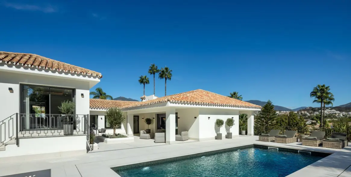 Sale of detached villa in Nueva Andalucía (district Nueva Andalucía) 2