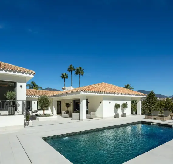 Detached villa R4585603