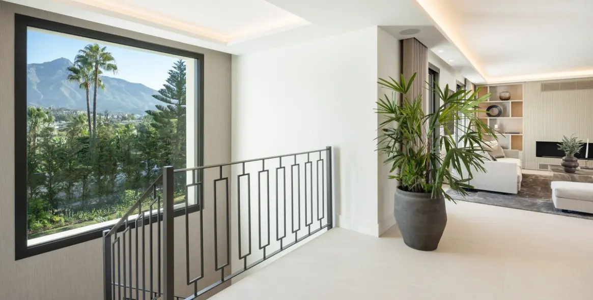 Sale of detached villa in Nueva Andalucía (district Nueva Andalucía) 8