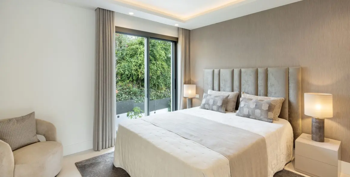 Продажа  отдельно стоящей виллы в Nueva Andalucía 13