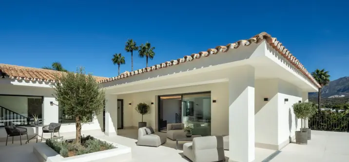 Venta de villa independiente en Nueva Andalucía 1