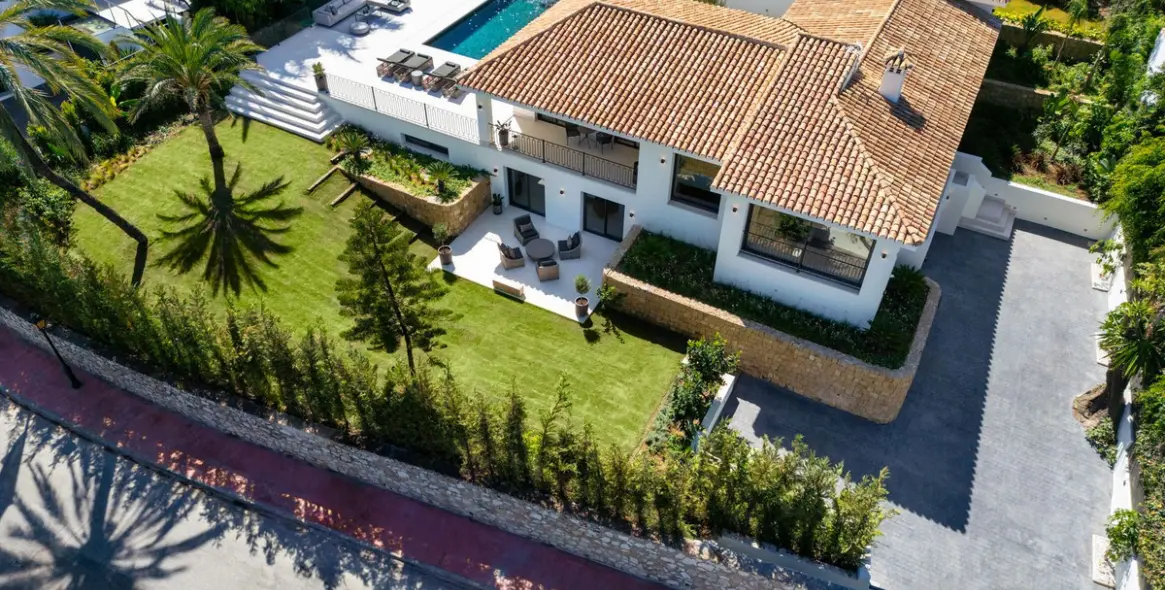 Продажа  отдельно стоящей виллы в Nueva Andalucía 41