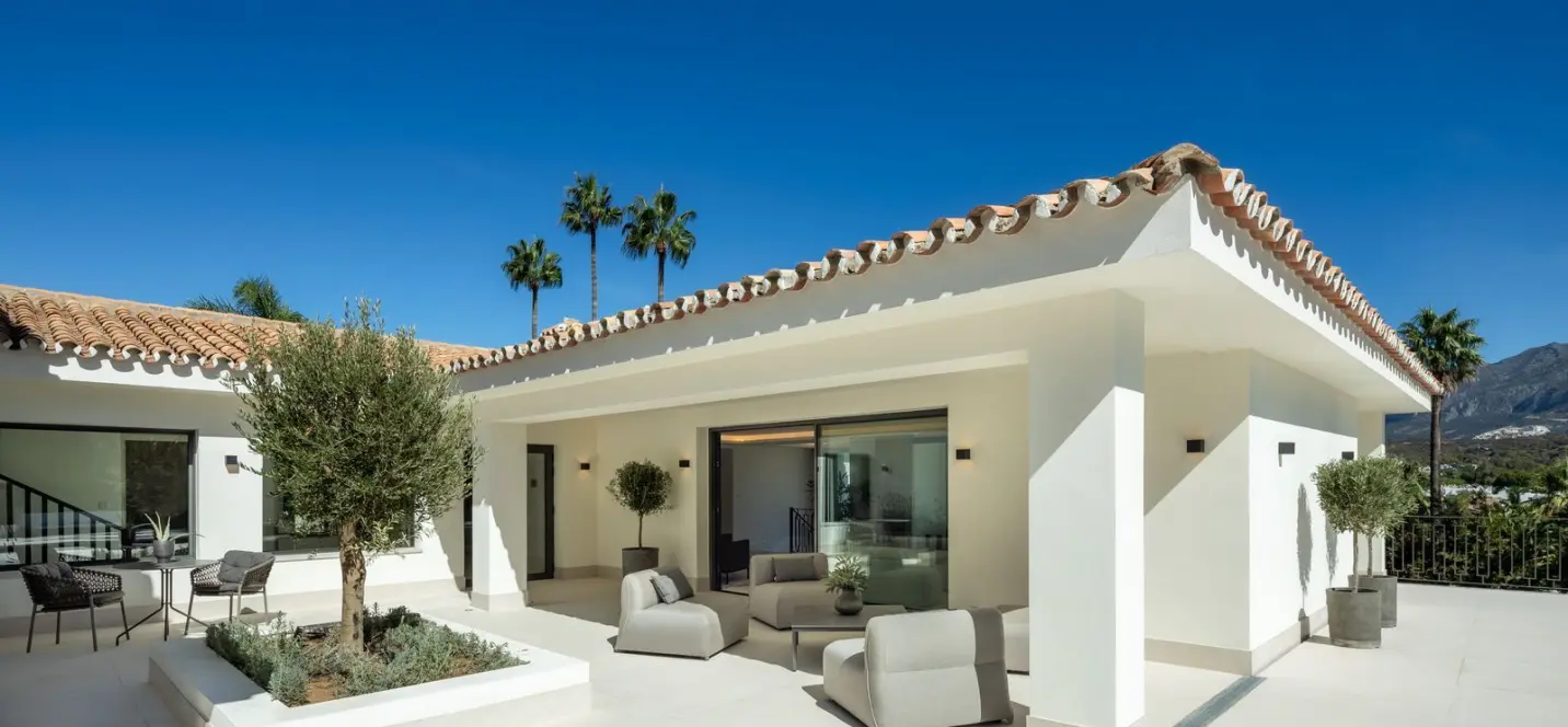 Sale of detached villa in Nueva Andalucía 1