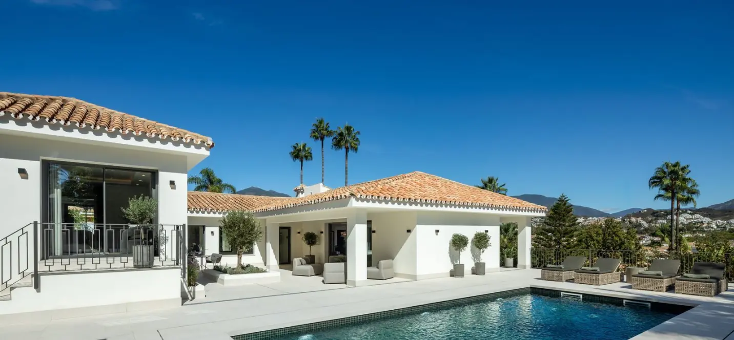 Sale of detached villa in Nueva Andalucía 2