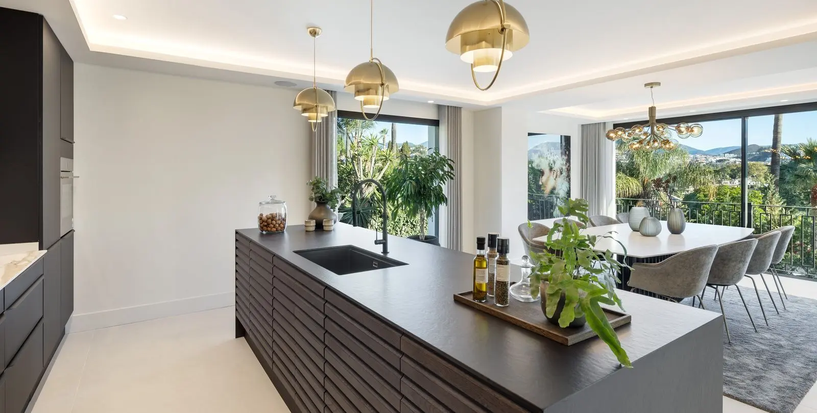 Venta de villa independiente en Nueva Andalucía 6