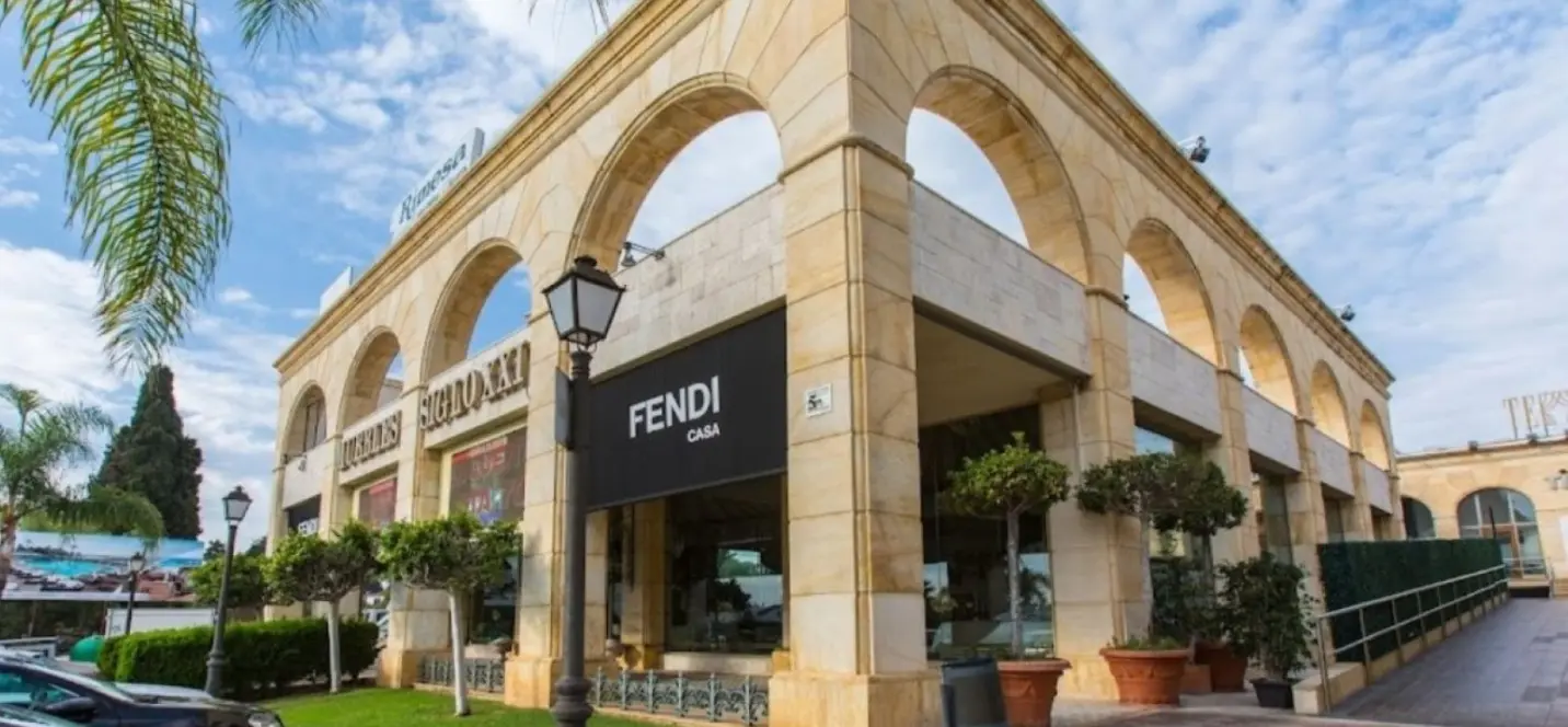 Venta de local comercial en Puerto Banús 0