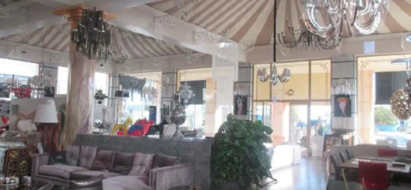 Venta de local comercial en Puerto Banús 4