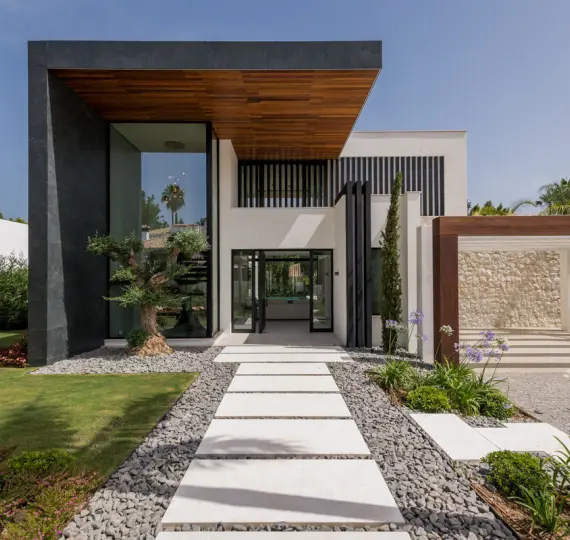 Detached villa R4975150