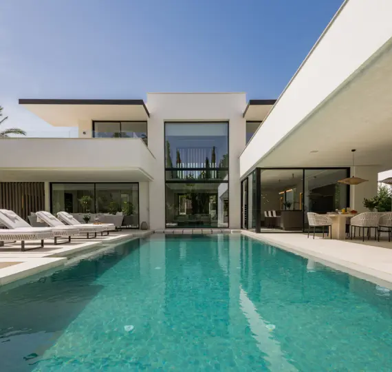 Detached villa R4975150