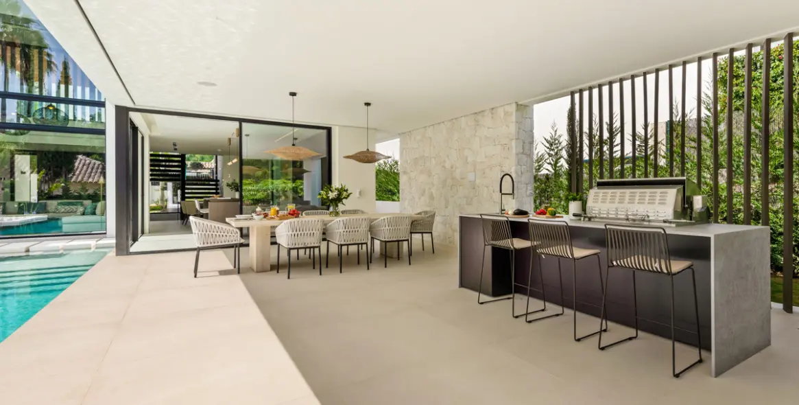 Sale of detached villa in Nueva Andalucía 12