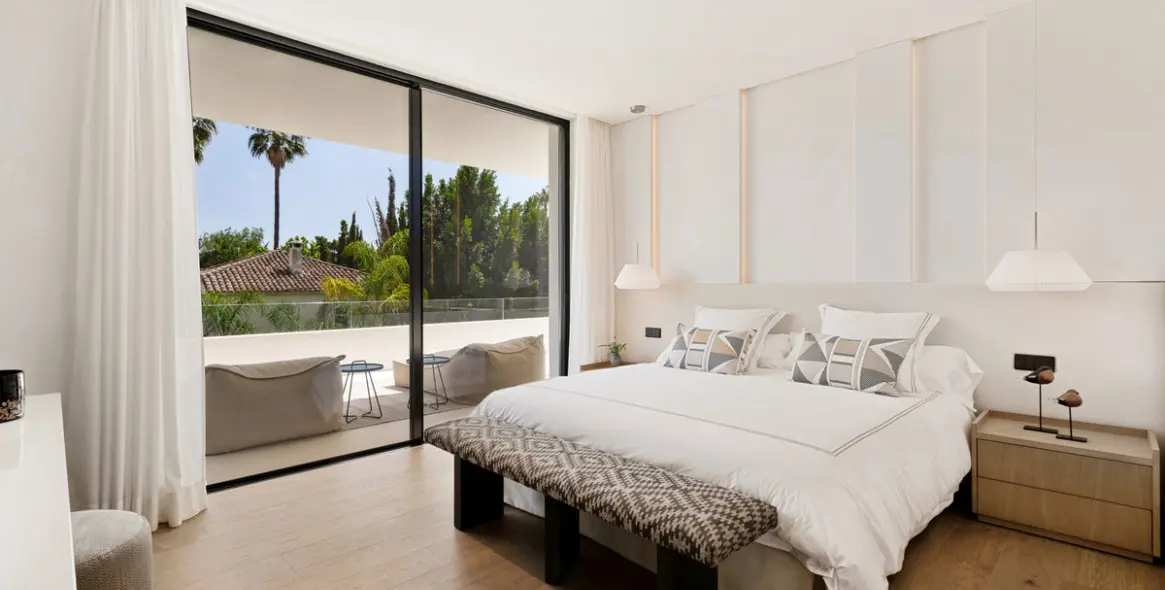 Sale of detached villa in Nueva Andalucía 13