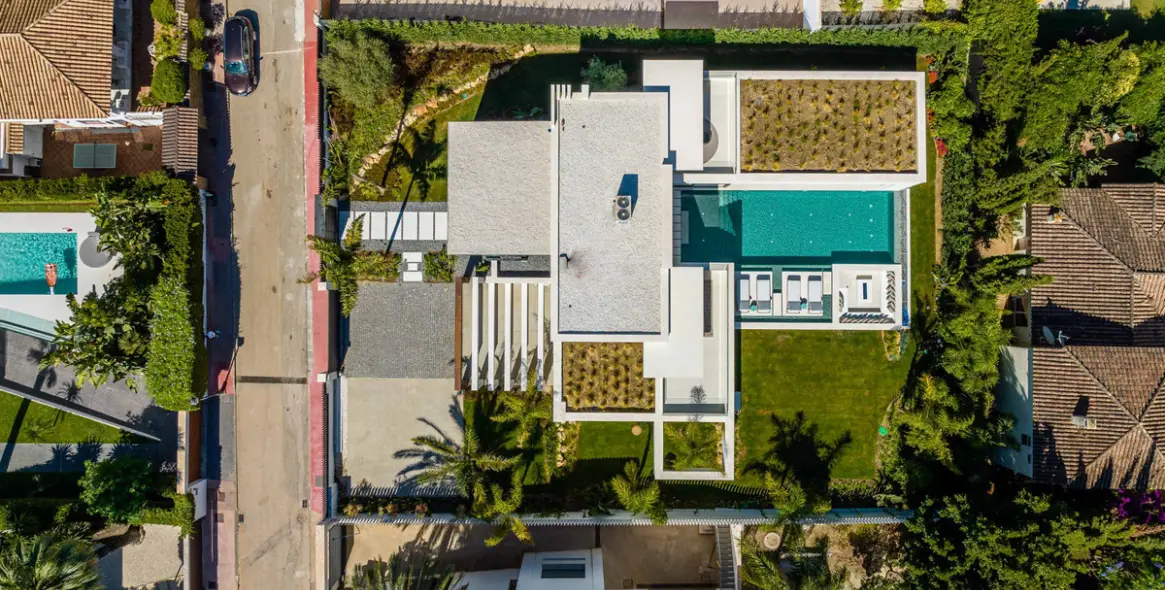 Продажа  отдельно стоящей виллы в Nueva Andalucía 28