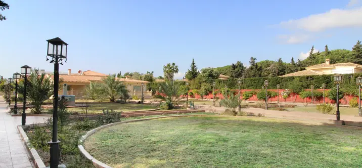 Sale of detached villa in Guadalmina Baja 0