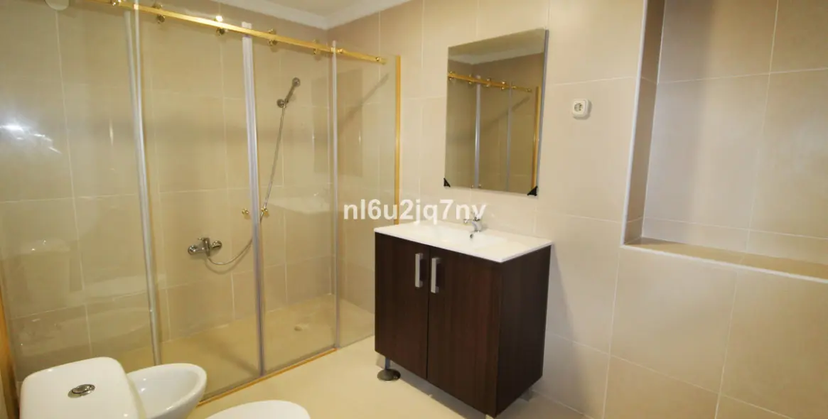 Sale of detached villa in Guadalmina Baja 22