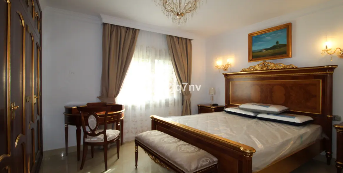 Sale of detached villa in Guadalmina Baja 23