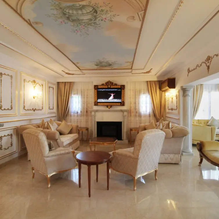 Sale of detached villa in Guadalmina Baja