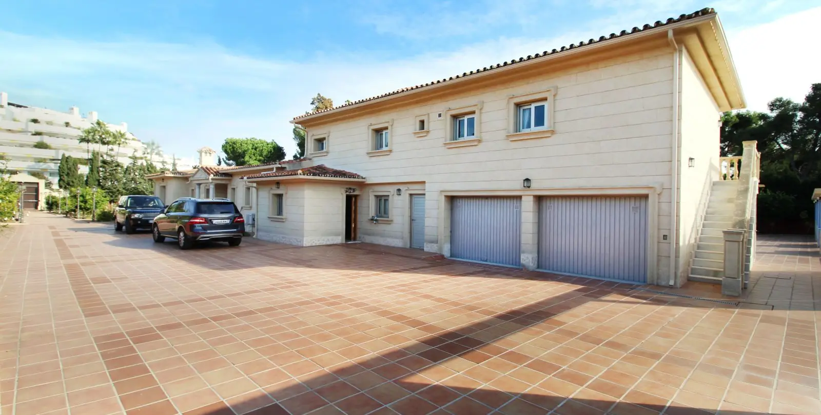 Venta de villa independiente en Guadalmina Baja 11