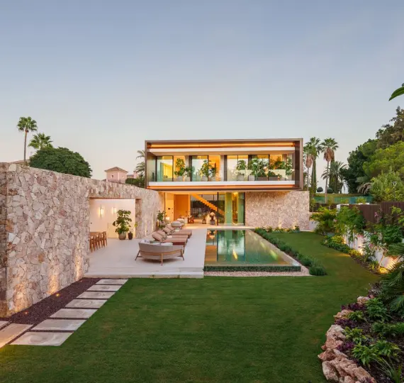 Detached villa R5210266