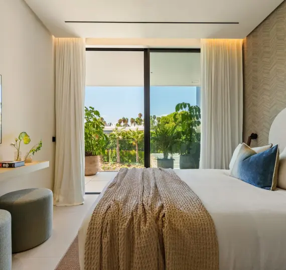 Detached villa R5210266