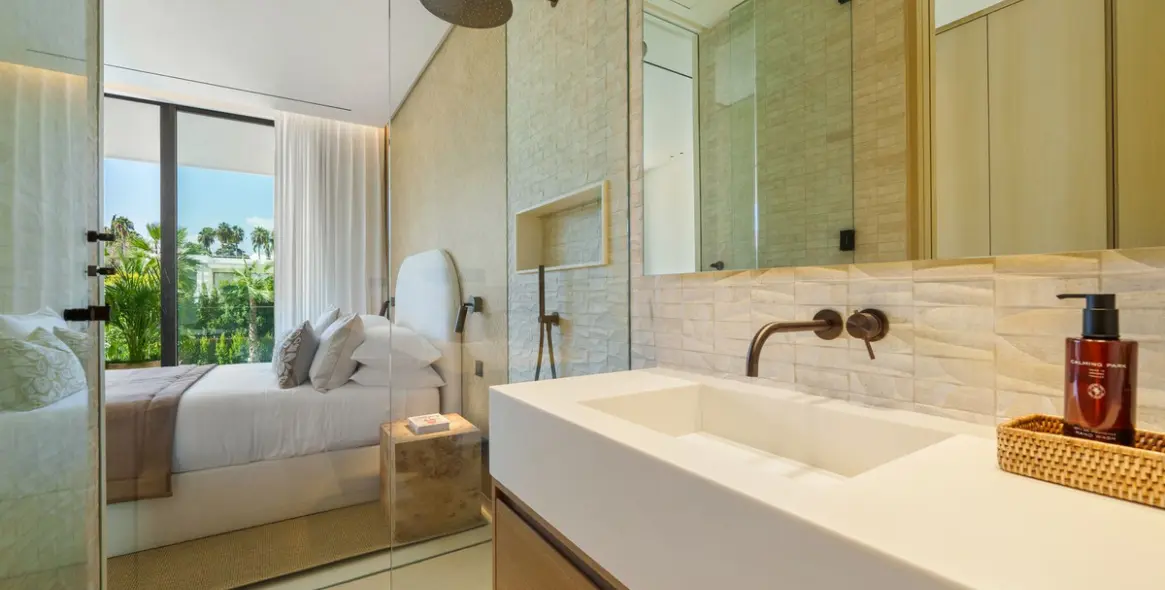 Sale of detached villa in Marbella (district The Golden Mile) 6