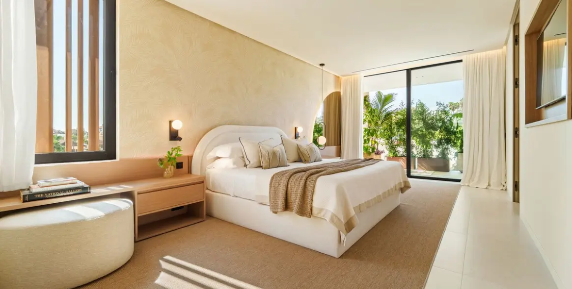 Sale of detached villa in Marbella (district The Golden Mile) 9