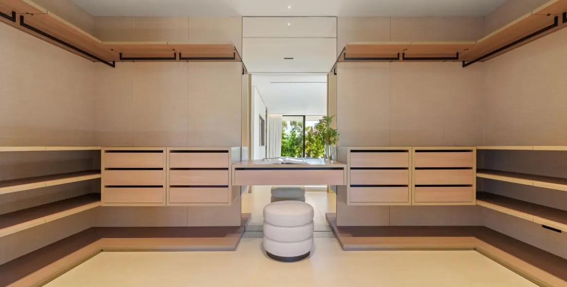 Sale of detached villa in The Golden Mile 14