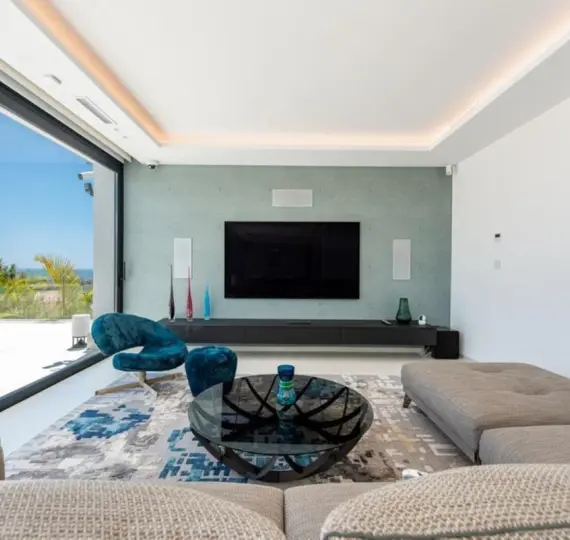 Sale of detached villa in Benahavís