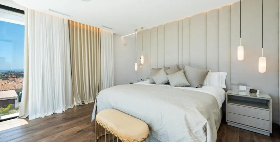 Sale of detached villa in Benahavís 13