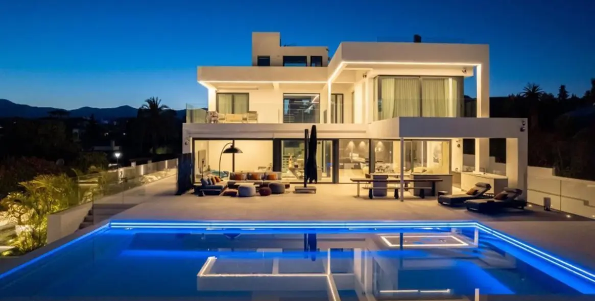 Sale of detached villa in Benahavís 32