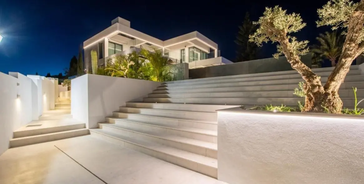 Sale of detached villa in Benahavís 33