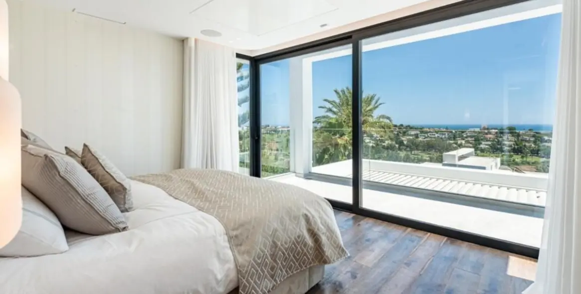 Sale of detached villa in Benahavís 15