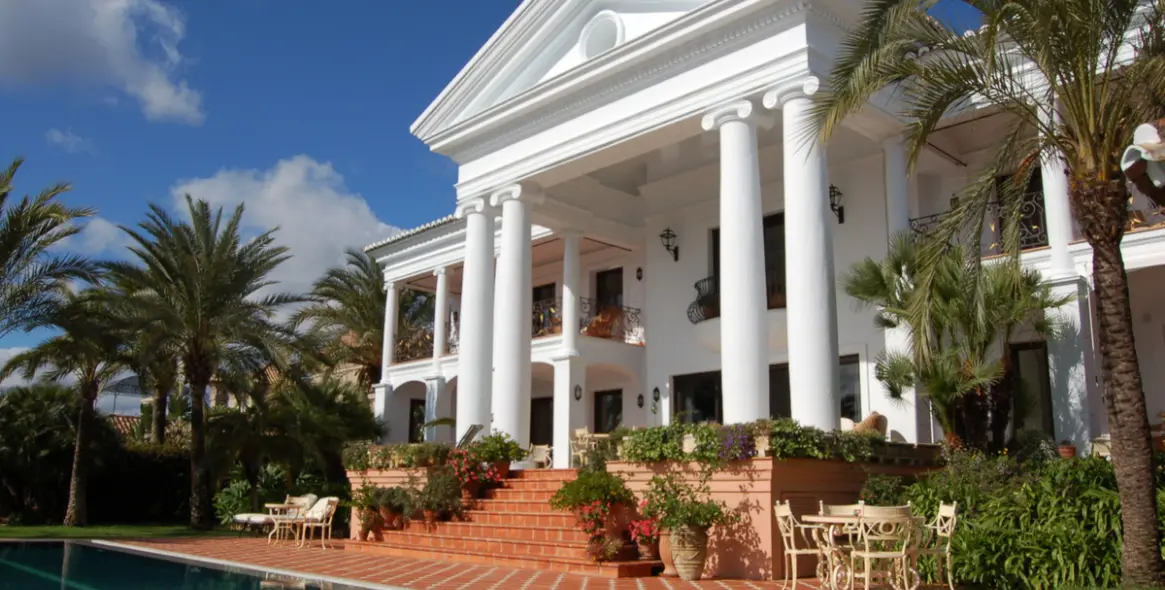 Продажа  отдельно стоящей виллы в Marbella (район Sierra Blanca) 3