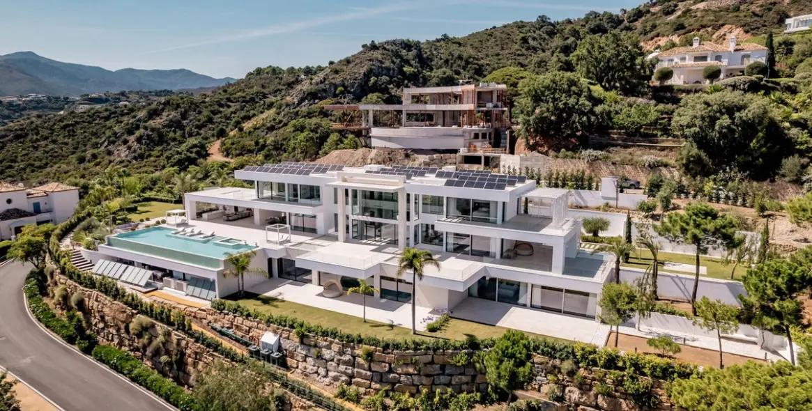 Продажа  отдельно стоящей виллы в Benahavís (район Benahavís) 1