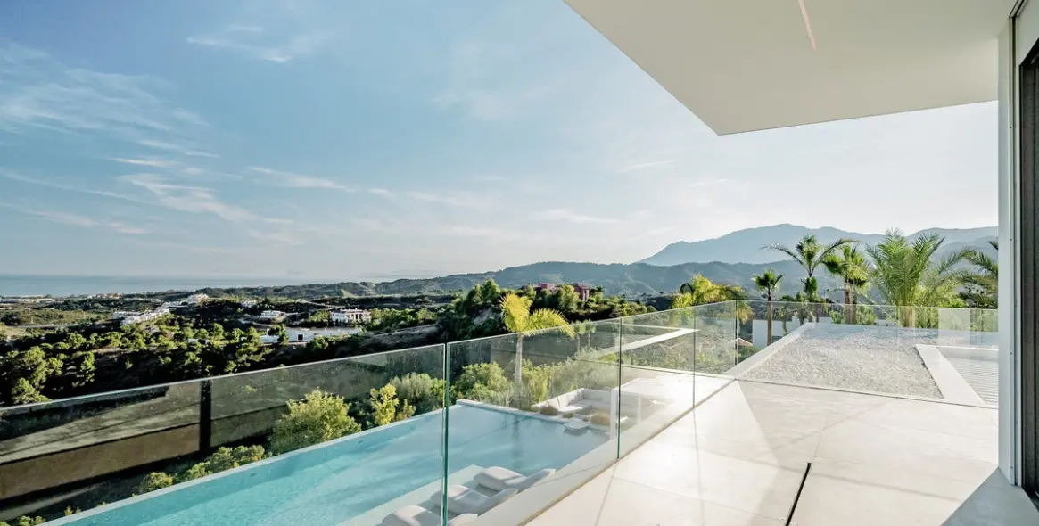 Продажа  отдельно стоящей виллы в Benahavís 24