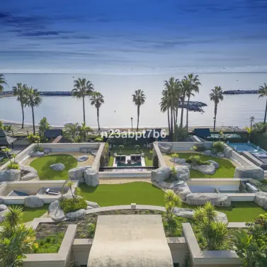 Venta de villa independiente en Puerto Banús