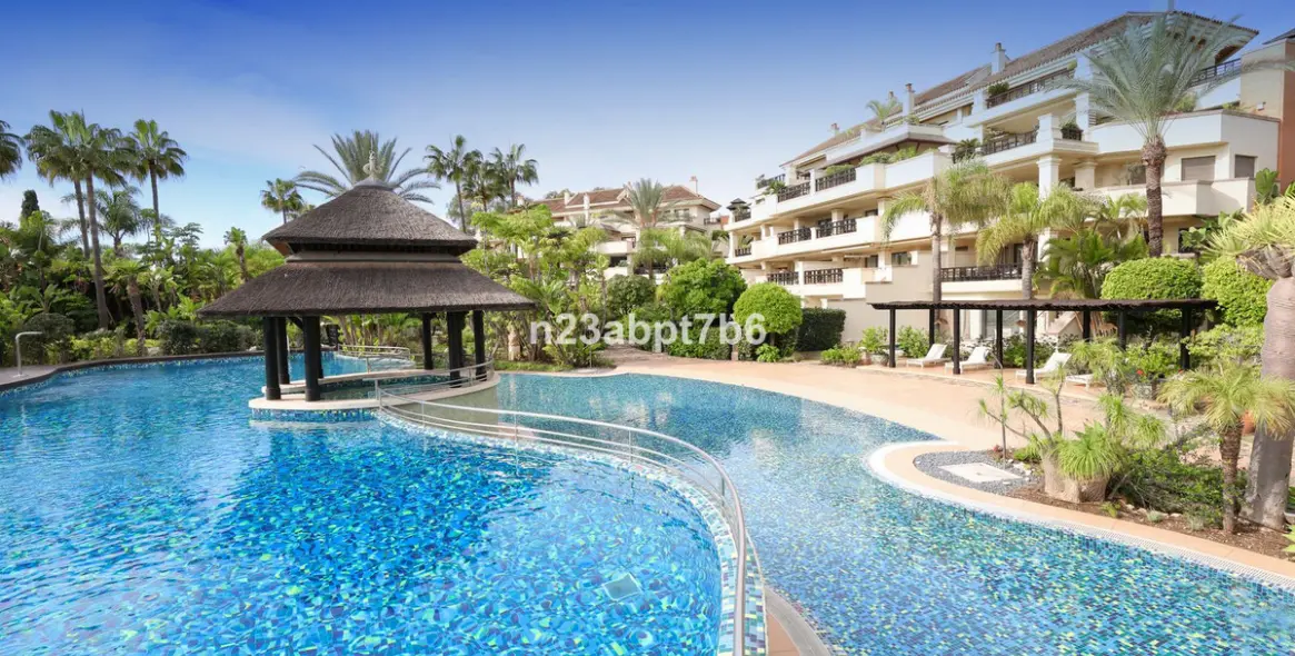 Продажа  отдельно стоящей виллы в Puerto Banús 32