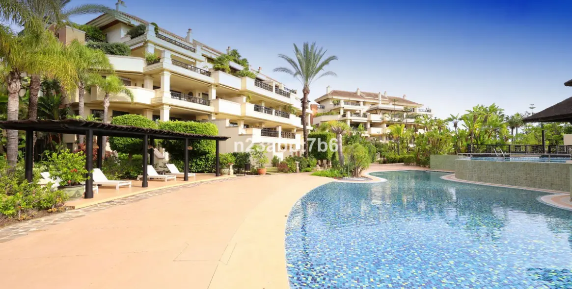 Продажа  отдельно стоящей виллы в Puerto Banús 33