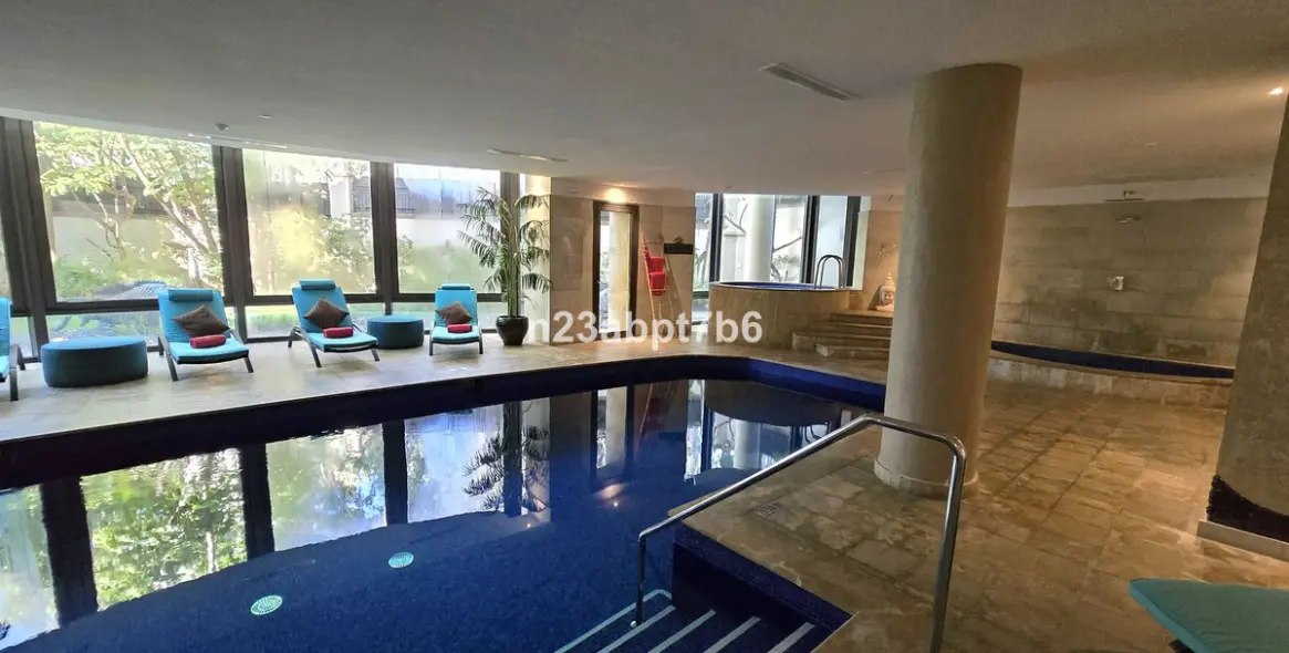 Продажа  отдельно стоящей виллы в Puerto Banús 38