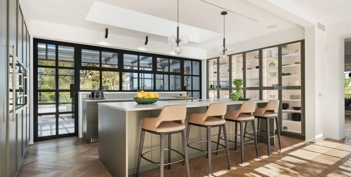 Продажа  отдельно стоящей виллы в Marbella (район Sierra Blanca) 3