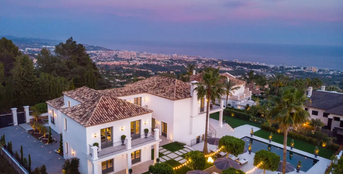Sale of detached villa in Sierra Blanca 27