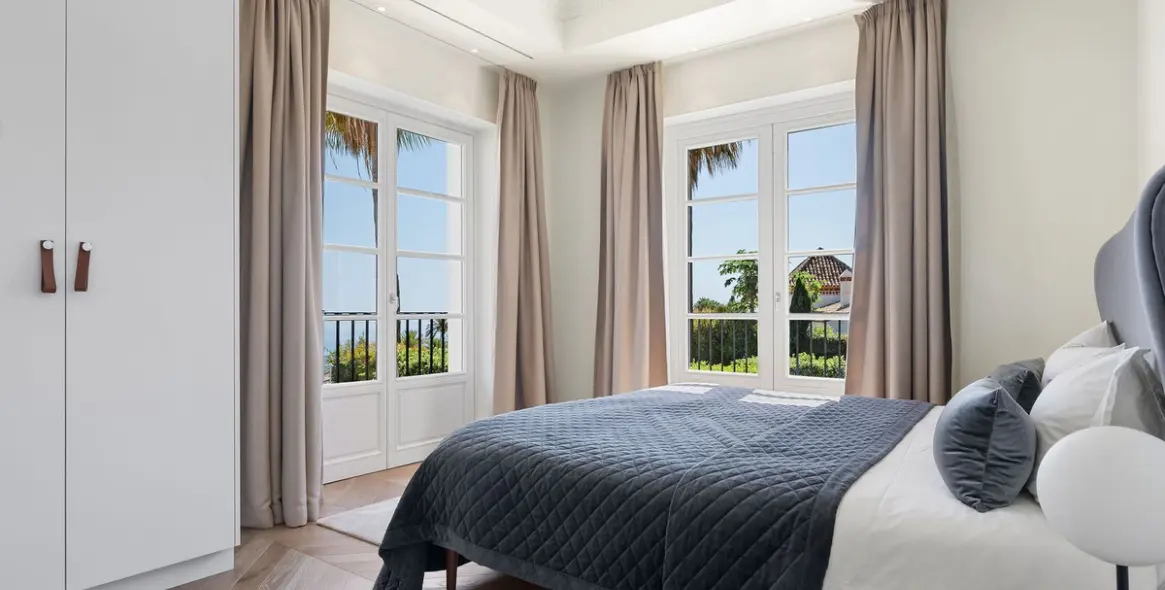 Sale of detached villa in Sierra Blanca 47